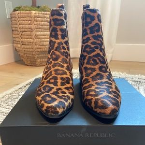 BANANA REPUBLIC CHELSEA BOOT | LEOPARD PRINT | SIZE 6.5 & 7.5